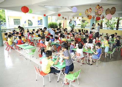Hàng trăm bạn nhỏ trường MN Phúc Đồng - quận Long Biên say sưa, hứng thú với Lễ hội mặt nạ vào buổi sáng ngày thứ tư 19/9/2018.